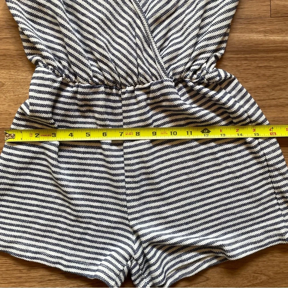 Ginger G Black and White Striped Jumpsuit Romper Medium Summercore Beach Casual - Picture 6 of 8